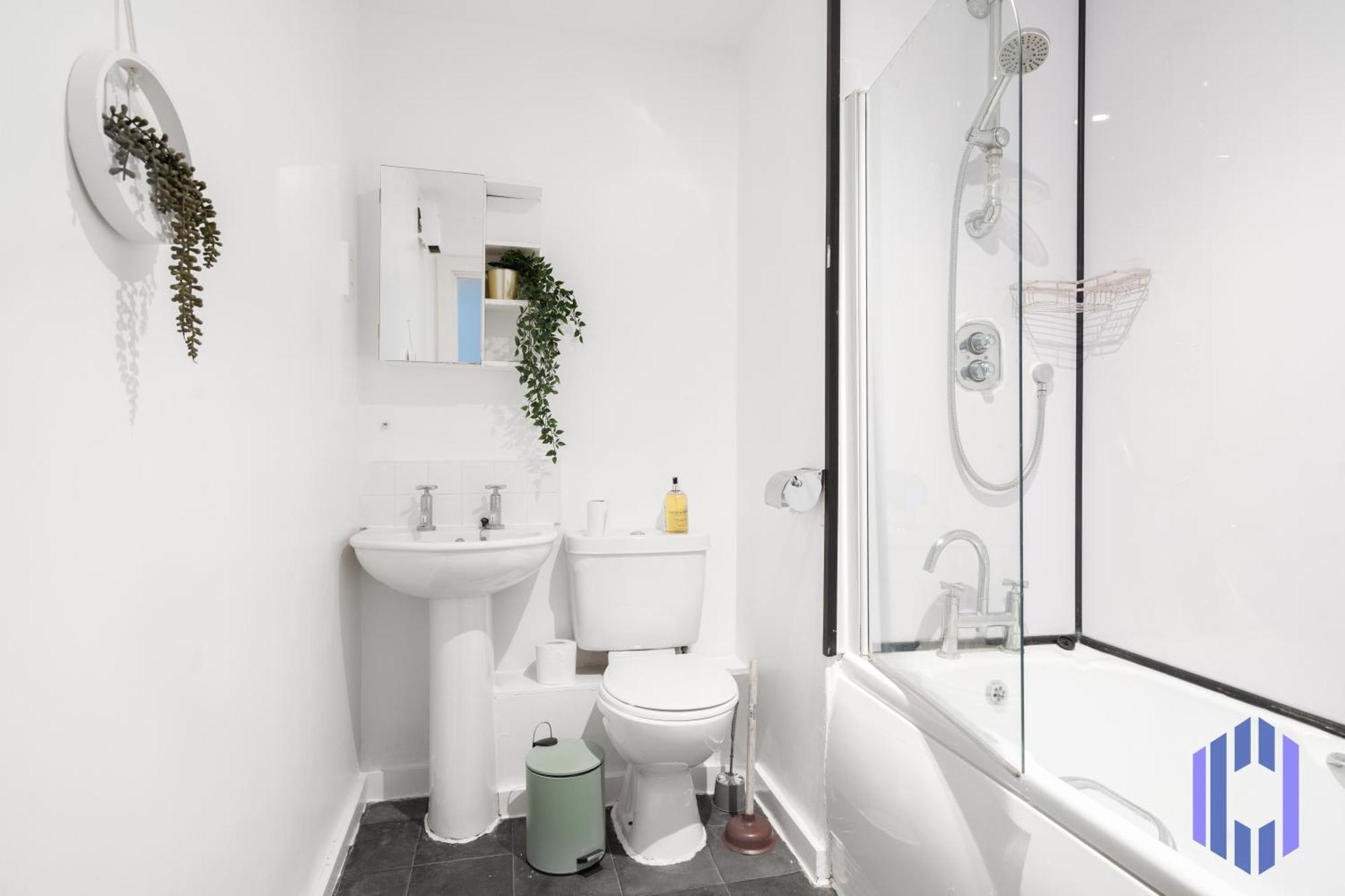 Free Parking - Immaculate 1bd Flat - Salford Quays Apartment